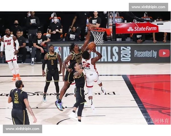 精彩瞬间回顾：NBA赛场英雄对决全程录像解析 - 副本